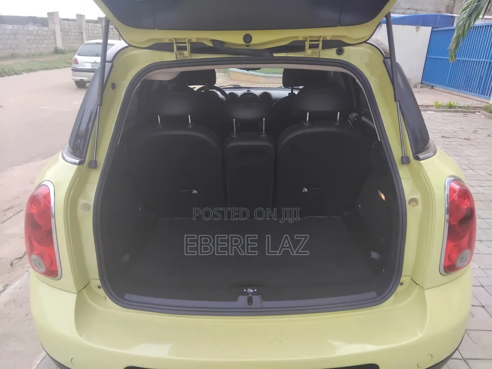 Mini Cooper 2012 Yellow