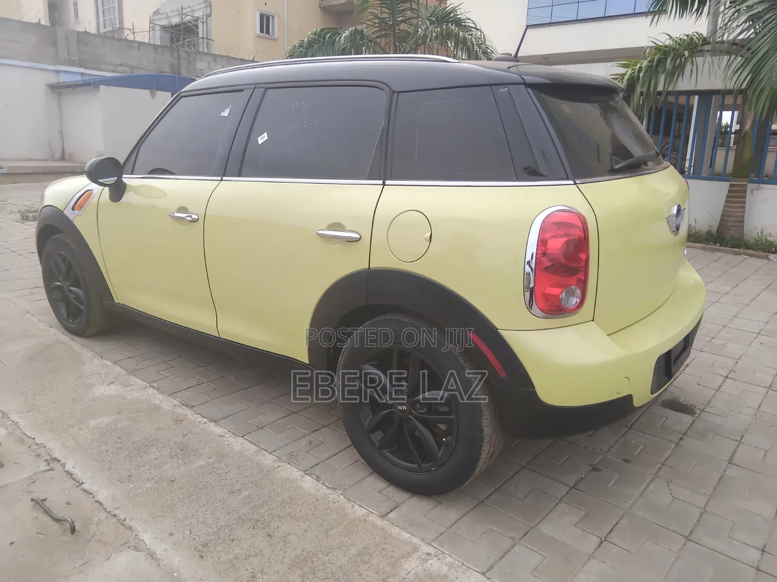 Mini Cooper 2012 Yellow