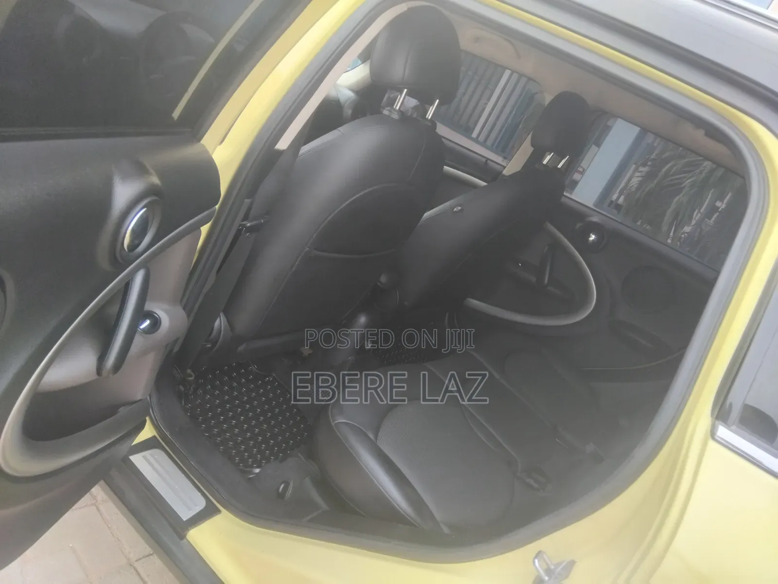 Mini Cooper 2012 Yellow
