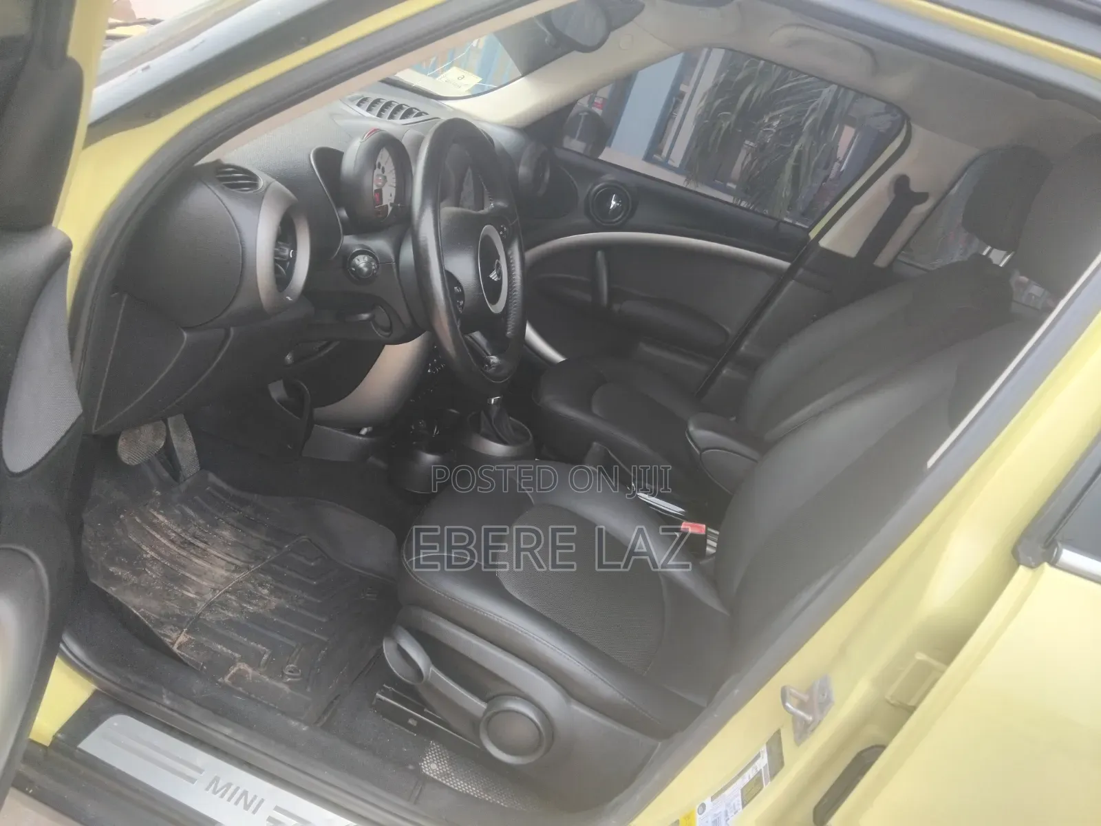 Mini Cooper 2012 Yellow