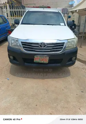 Toyota Hilux 2009 White