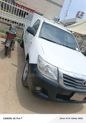 Toyota Hilux 2009 White