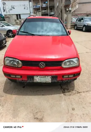 Volkswagen Golf 2000 Red