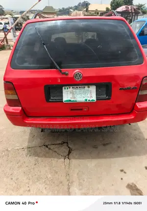 Volkswagen Golf 2000 Red