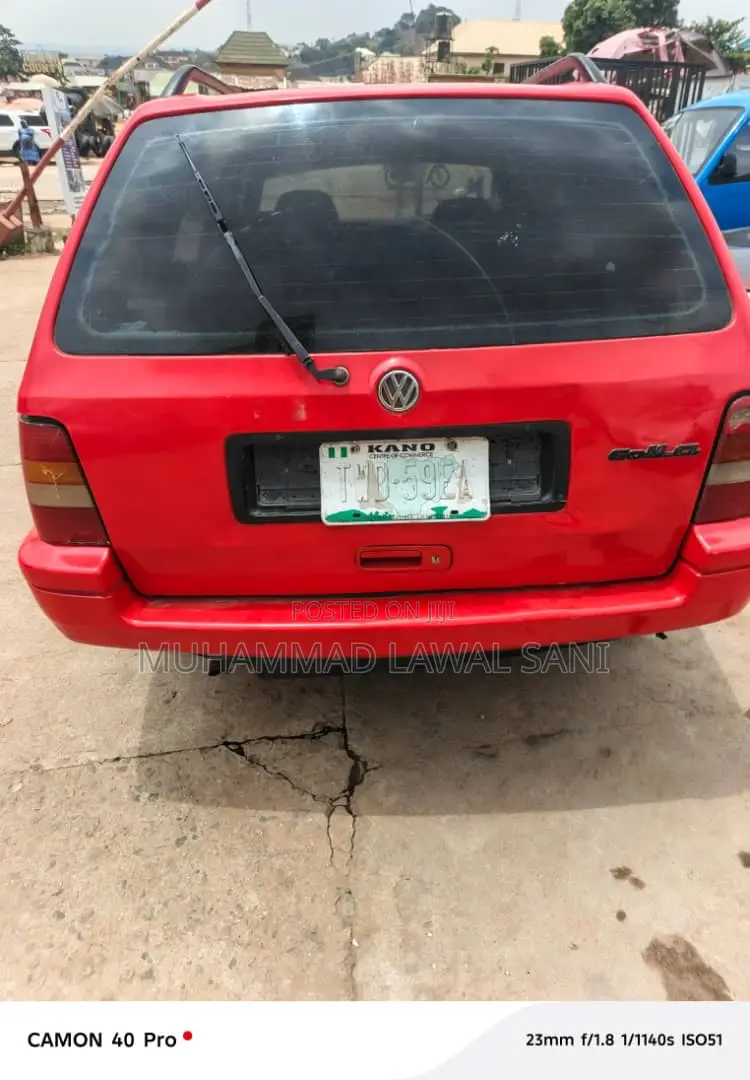 Volkswagen Golf 2000 Red