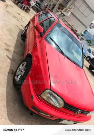 Volkswagen Golf 2000 Red