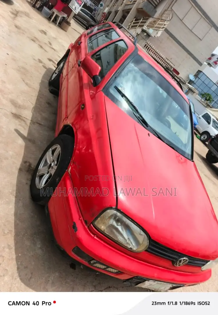 Volkswagen Golf 2000 Red