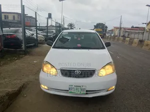 Toyota Corolla CE 2005 White