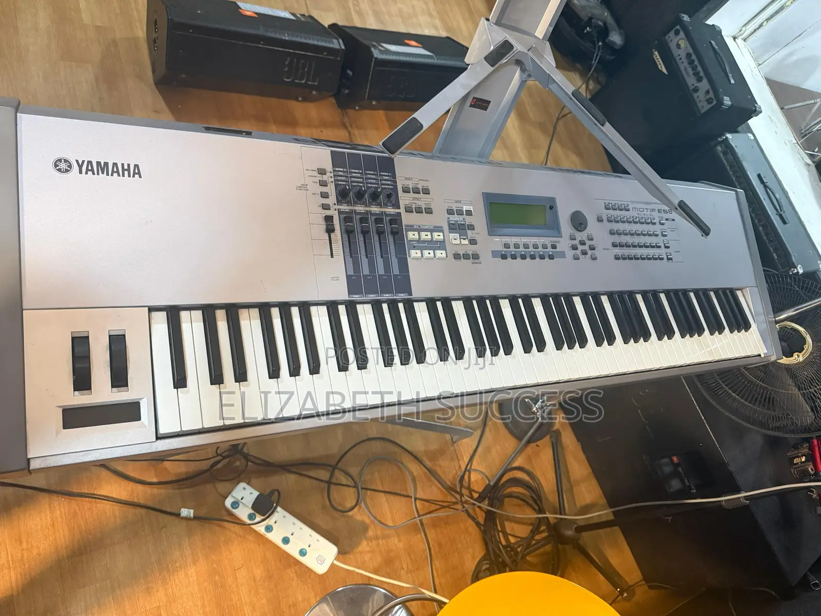 Yamaha Motif Es8