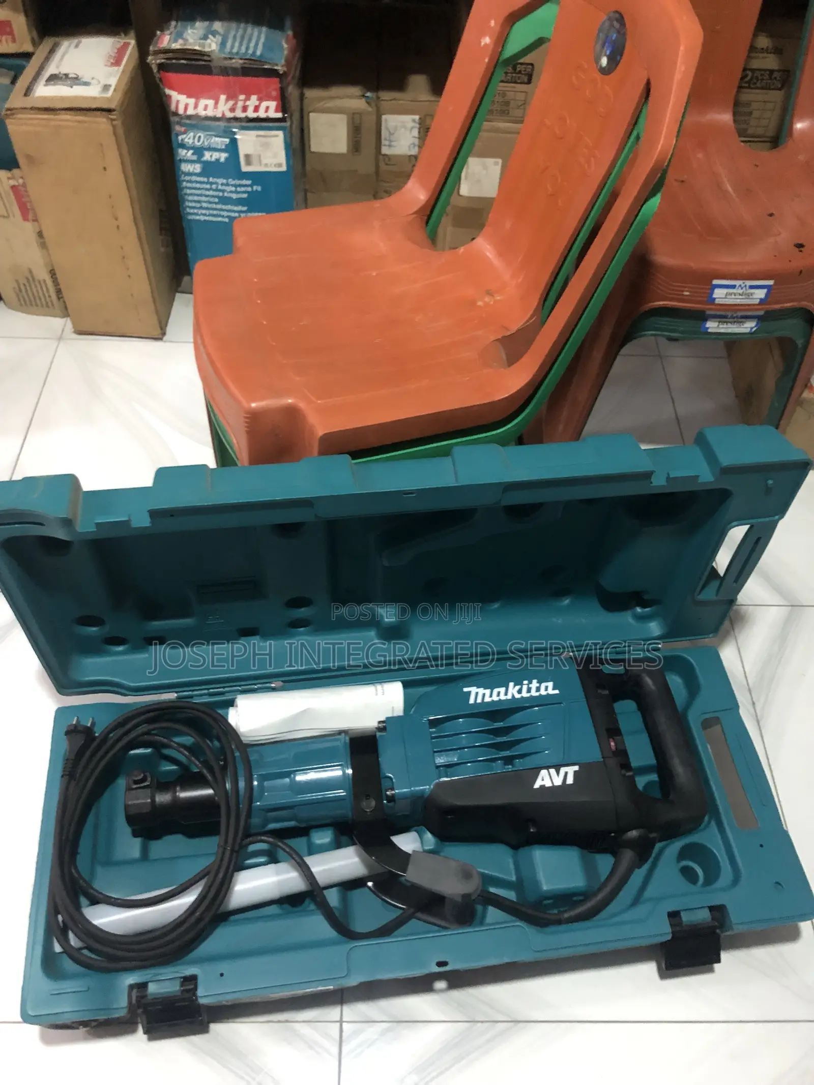 Makita Hm1317c Demolition Hammer