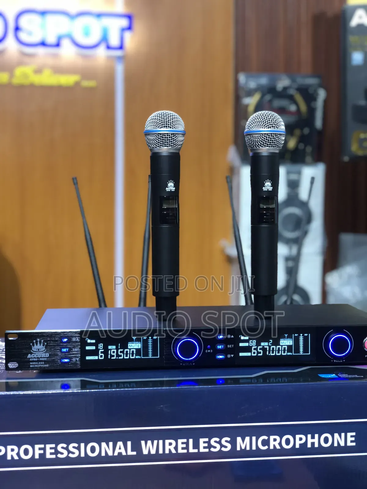Accurd Xpro-9800 Professional Dual Handheld Digital Wireless Microphon