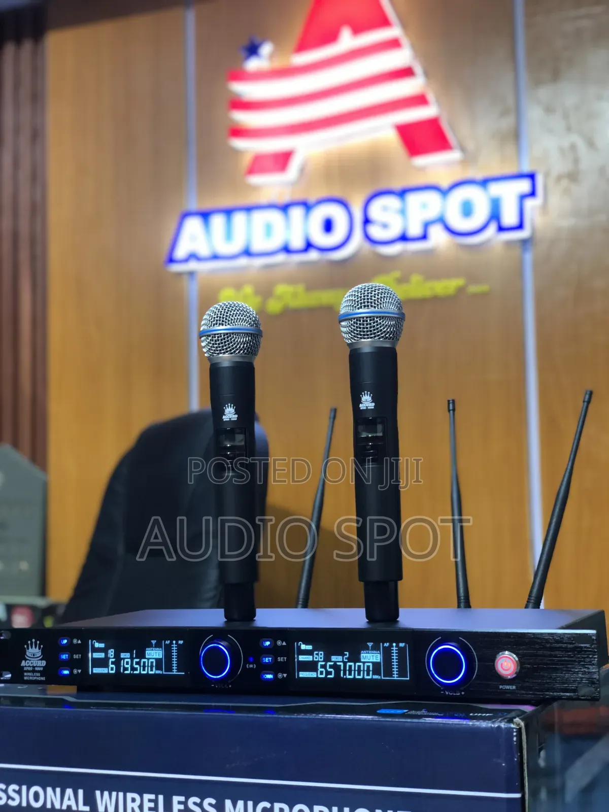 Accurd Xpro-9800 Professional Dual Handheld Digital Wireless Microphon