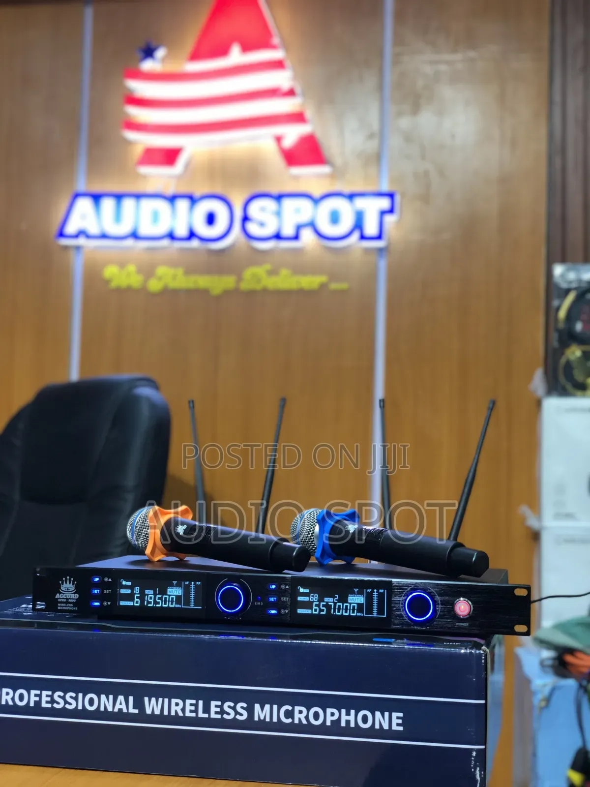Accurd Xpro-9800 Professional Dual Handheld Digital Wireless Microphon