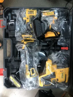 Dewalt 4-in-1 Cordless Power Tool Combo Kit