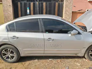 Nissan Altima 2.5 2010 Silver