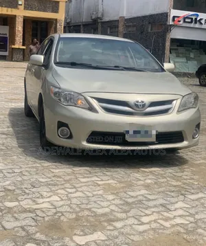 Toyota Corolla 2012 Silver