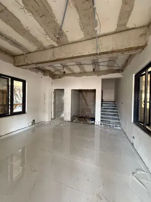 3bdrm Apartment in Lekki Phase 1 for sale