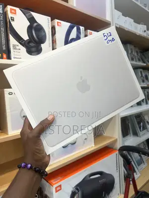 New Laptop Apple MacBook 8GB SSD 256GB