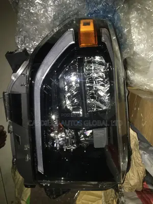 Head Light Toyota Tundra 2018 Set