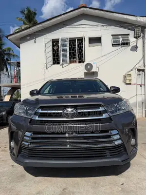 Toyota Highlander Limited Platinum 4x4 V6 (3.5L 6cyl 8A) 2017 Gray