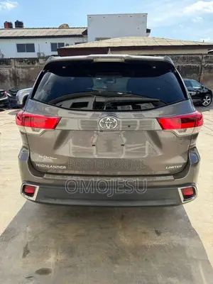 Toyota Highlander Limited Platinum 4x4 V6 (3.5L 6cyl 8A) 2017 Gray