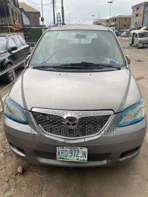 Mazda MPV 2004 Gold