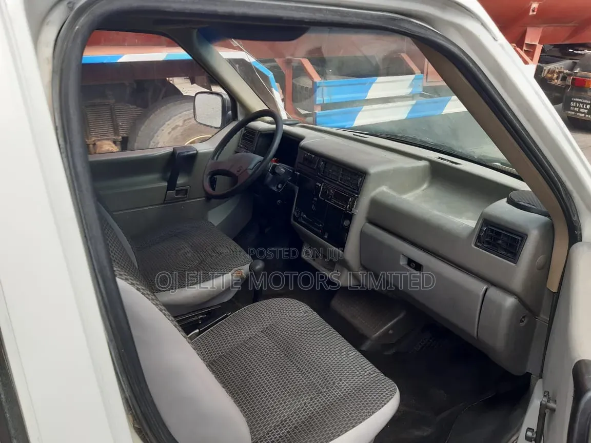 Volkswagen Transporter 2004 White