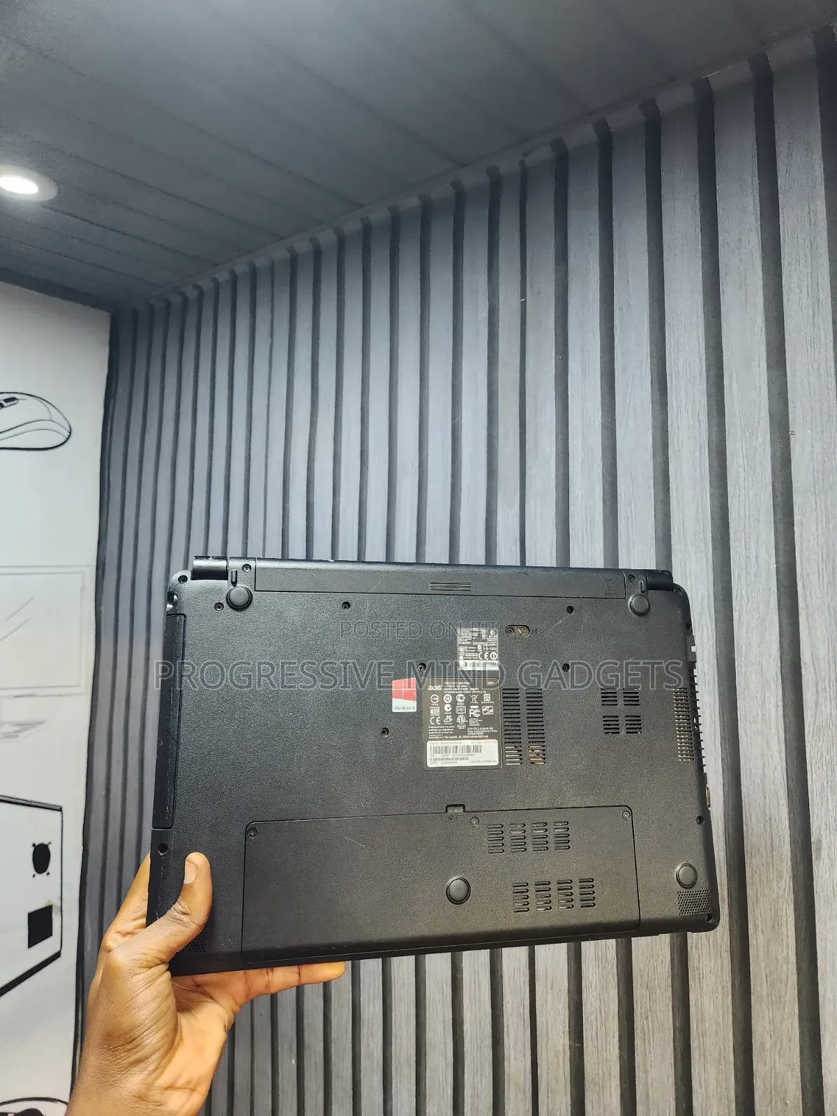 Laptop Acer Aspire E1-522 6GB AMD A4 HDD 320GB