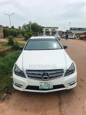 Mercedes-Benz C300 Luxury 4Matic Sedan AWD (3.0L 6cyl 7A) 2010 White