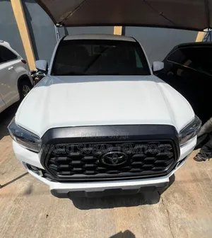 Toyota Tacoma 2017 White