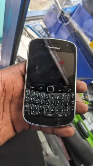 BlackBerry Bold Touch 9900 8 GB Black