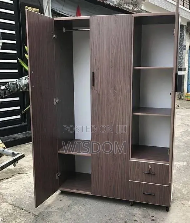 Wardrobe 4ft by 6ft