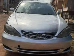 Toyota Camry LE 4dr Sedan (2.4L 4cyl 5A) 2005 Silver