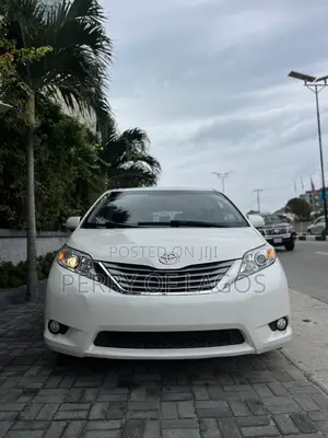 Toyota Sienna 2016 White