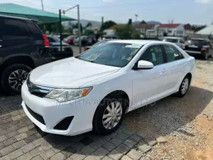 Toyota Camry LE 4dr Sedan (2.5L 4cyl 6A) 2013 White