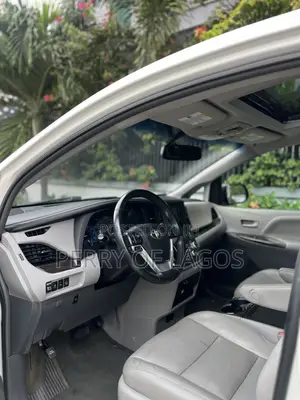 Toyota Sienna 2016 White