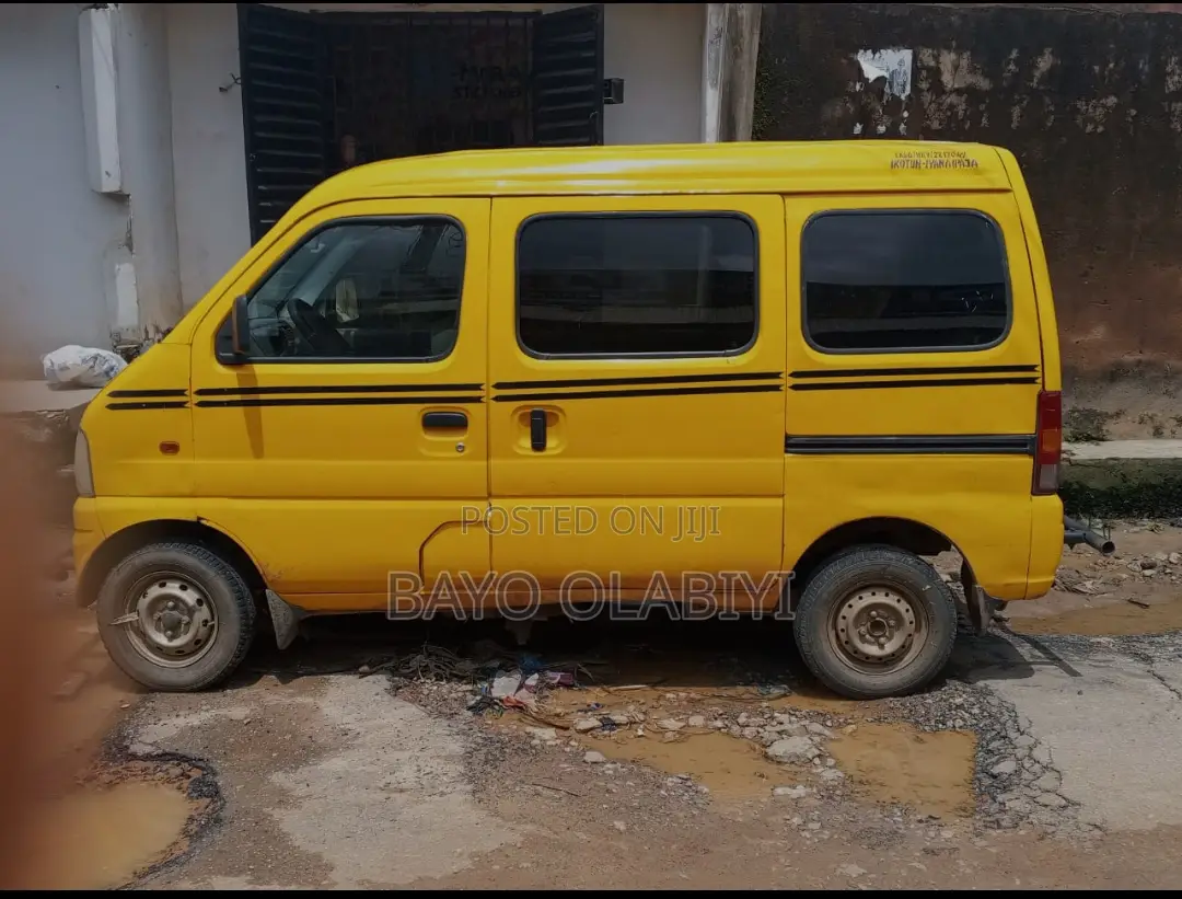 Suzuki APV Minibus 2012 Yellow