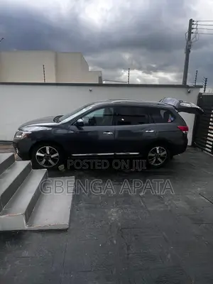 Nissan Pathfinder Platinum 4dr SUV 4WD (3.5L 6cyl CVT) 2014 Gray