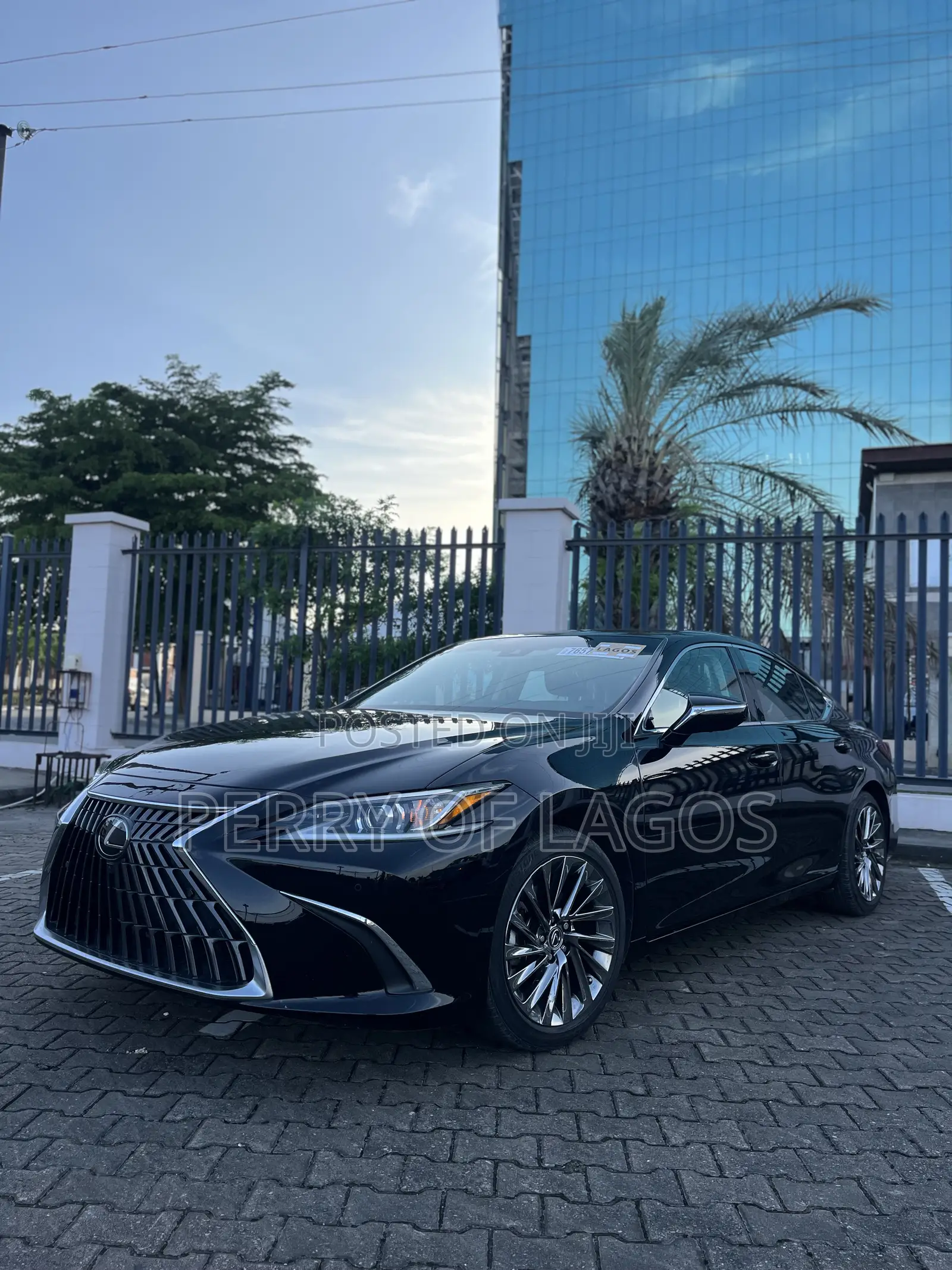 Lexus ES 350 2025 Black