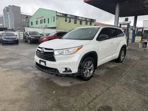 Toyota Highlander XLE 4dr SUV AWD (3.5L 6cyl 6A) 2015 White
