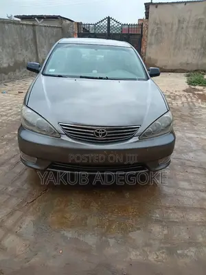 Toyota Camry 2006 Gray