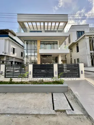 5bdrm Mansion in Lekki County for sale