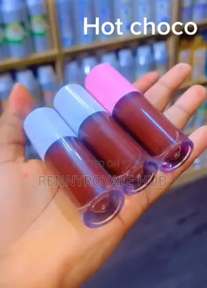 Rennyroyale Glossy Lips