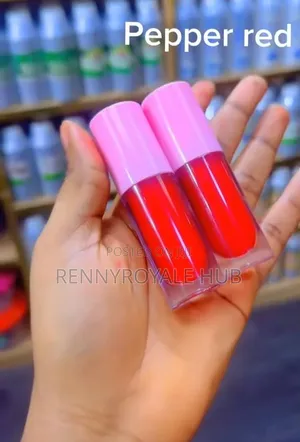 Rennyroyale Glossy Lips