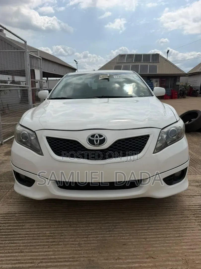 Toyota Camry 2010 White