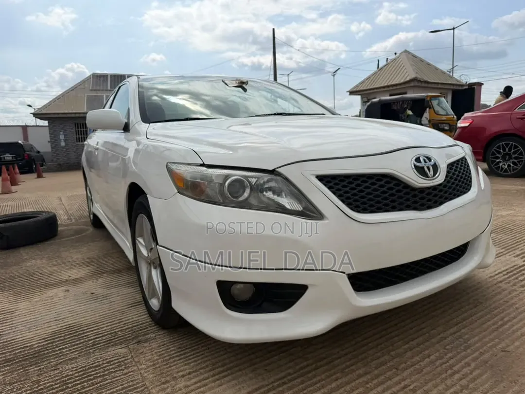 Toyota Camry 2010 White