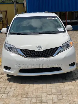 Toyota Sienna 2012 White