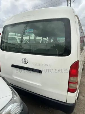 Toyota HiAce 2016 White