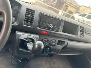 Toyota HiAce 2016 White