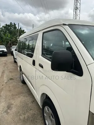 Toyota HiAce 2016 White